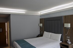 Best Western Premier Heronston Hotel & Spa