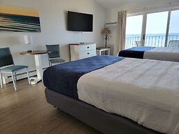 Pointes North Beachfront Hotel