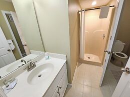 Pointes North Beachfront Hotel