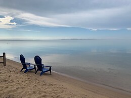 Pointes North Beachfront Hotel
