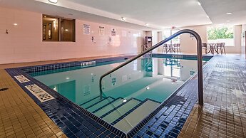 Best Western Plus Bowmanville