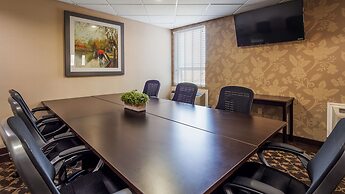 Best Western Plus Bowmanville