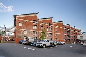 The Old Woolstore Apartment Hotel