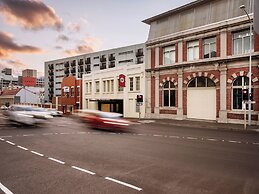The Old Woolstore Apartment Hotel