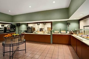 Embassy Suites by Hilton Dallas Near the Galleria