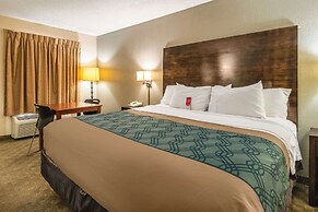 Econo Lodge Hillsboro I-35