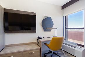 Holiday Inn Express & Suites Phoenix - Tempe by IHG