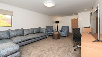 Distinction Hamilton Hotel & Conference Centre