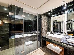 Royal Plaza Hotel