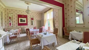 Dryburgh Abbey Hotel