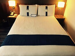 Holiday Inn Express Glenrothes by IHG
