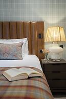 Tophams Hotel