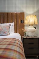 Tophams Hotel