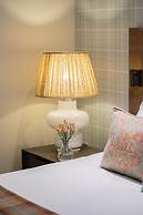 Tophams Hotel