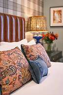 Tophams Hotel