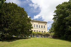 Bailbrook House