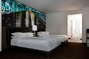 New York Marriott at the Brooklyn Bridge