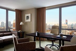 New York Marriott at the Brooklyn Bridge