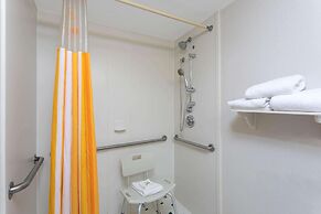 La Quinta Inn & Suites by Wyndham Jacksonville Butler Blvd