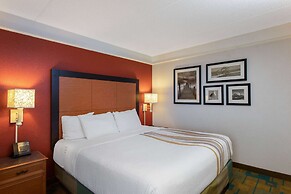 La Quinta Inn & Suites by Wyndham Jacksonville Butler Blvd