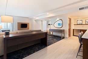 Embassy Suites by Hilton Tampa USF Near Busch Gardens