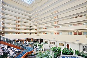 Embassy Suites by Hilton Tampa USF Near Busch Gardens