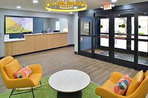 Spark by Hilton Dallas Market Center