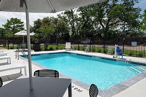 Spark by Hilton Dallas Market Center