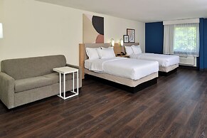 Spark by Hilton Dallas Market Center