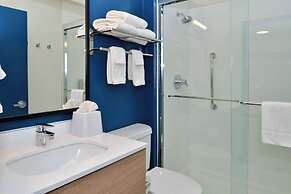 Spark by Hilton Dallas Market Center