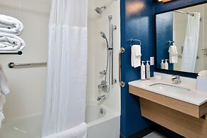 Spark by Hilton Dallas Market Center