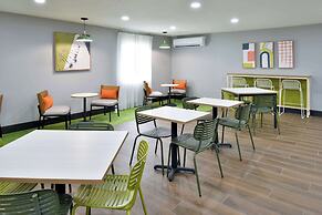 Spark by Hilton Dallas Market Center