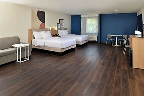 Spark by Hilton Dallas Market Center