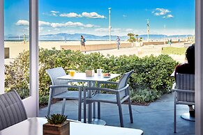 Beach House Hotel at Hermosa Beach