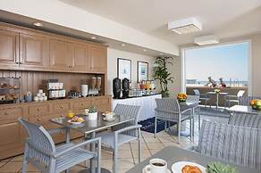 Beach House Hotel at Hermosa Beach