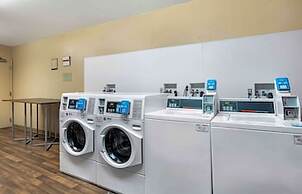 Extended Stay America Suites Los Angeles Long Beach Airport