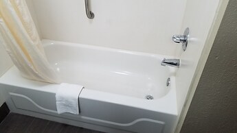 Quality Inn & Suites Canton, GA