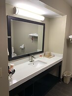 Quality Inn & Suites Canton, GA