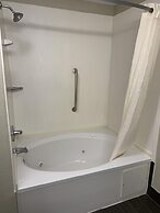 Quality Inn & Suites Canton, GA