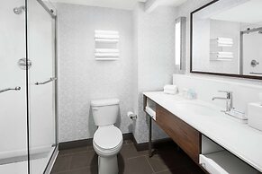 Hampton Inn & Suites Chicago Downtown