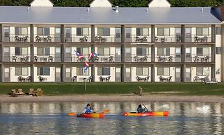 Bavarian Haus Lakefront Inn