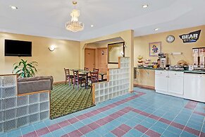 Travelodge by Wyndham Forest Park Atlanta South