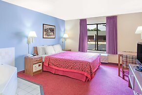 Days Inn by Wyndham Madison NE/Windsor