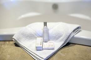 Travelodge by Wyndham Kamloops Mountview