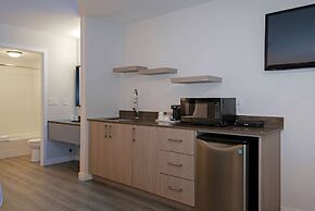 Travelodge by Wyndham Kamloops Mountview