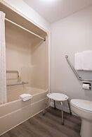 Travelodge by Wyndham Kamloops Mountview