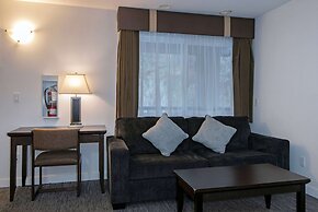 Travelodge by Wyndham Kamloops Mountview