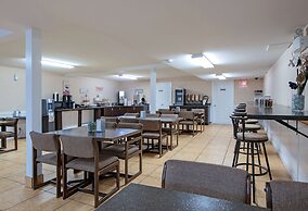 Travelodge by Wyndham Kamloops Mountview