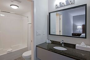 Travelodge by Wyndham Kamloops Mountview