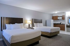 Travelodge by Wyndham Kamloops Mountview